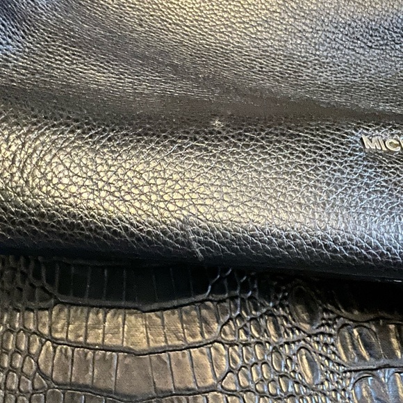 Michael Kors Brooklyn Large Shoulder Bag - Picture 15 of 15